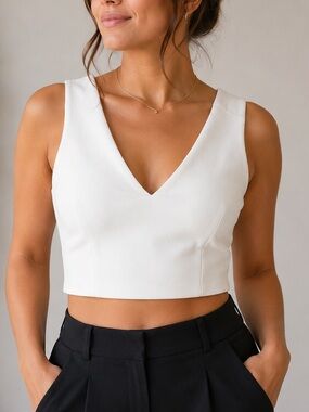 Dynamite White V-Neck Cropped Tank Top Zip Back Women’s XS Party Club